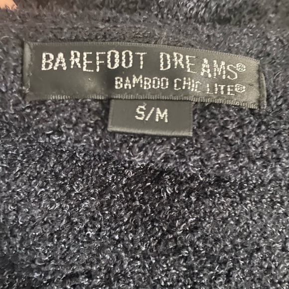 Barefoot Dreams cozy chic Island wrap - Picture 5 of 7